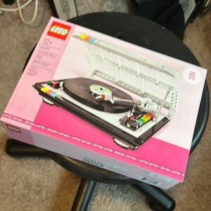LEGO Limited Edition Turntable Set